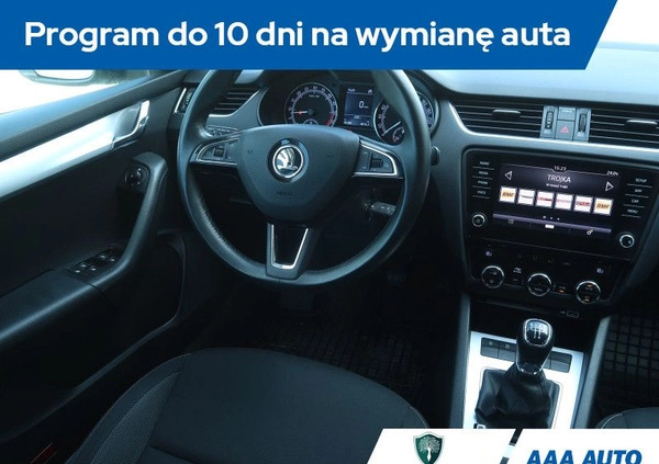 Skoda Octavia cena 63000 przebieg: 96254, rok produkcji 2020 z Otmuchów małe 254